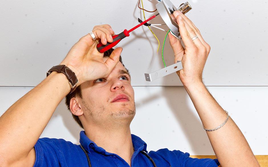 installateur électricien Égly
